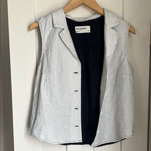 Eve Gravel sleeveless button up size M